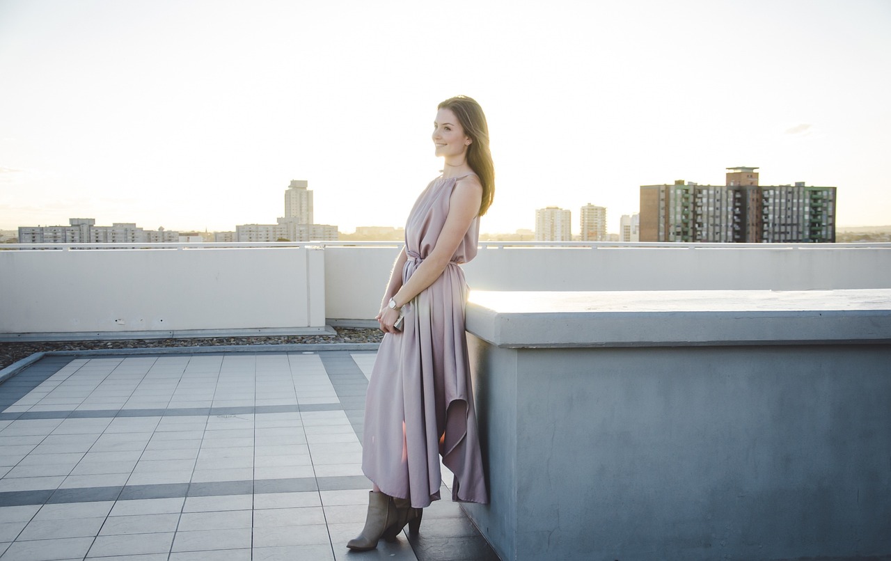 people, woman, dress-2588613.jpg